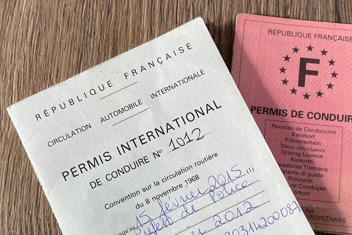 Obtenir un permis de conduire français enregistré